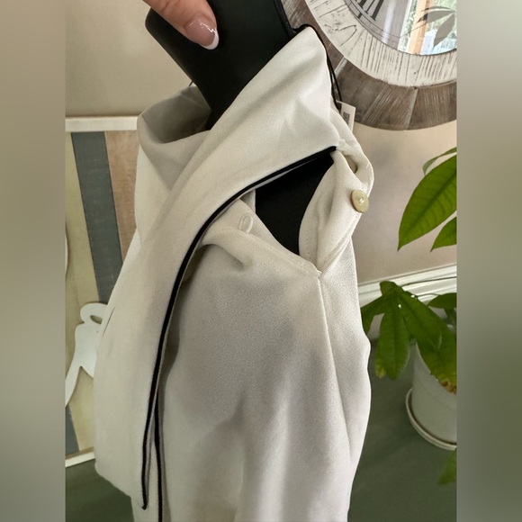 Zara silk like top - Picture 2 of 9